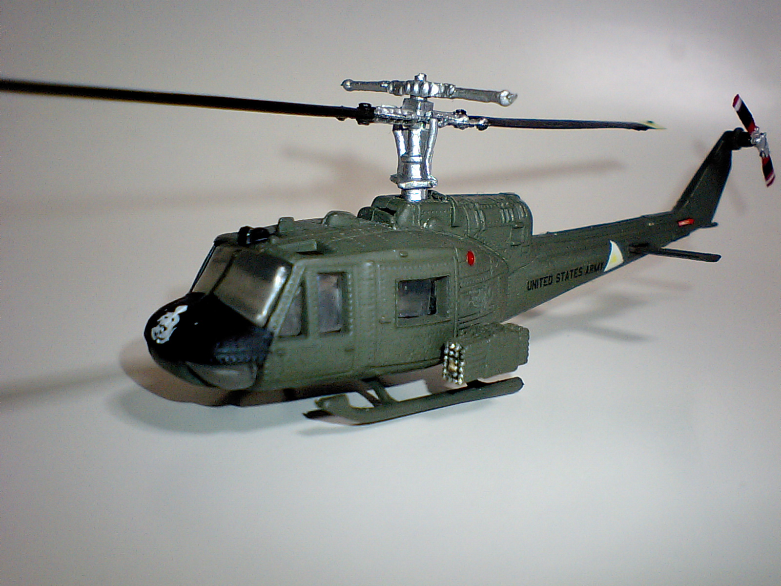 F-toys ヘリボーンコレクション UH-1 イロコイ アメリカ陸軍仕様（オリーブドラブ塗装）1/144: 電脳ガレージCyberbrain  garage