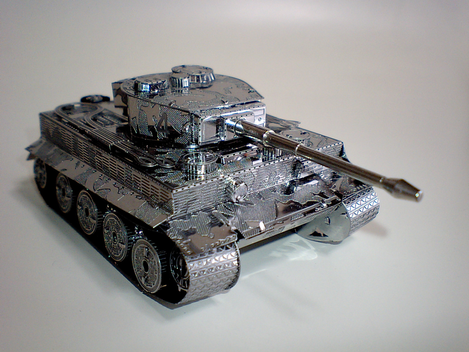 メタリックナノパズル タイガー1型戦車 | HLJ.co.jp